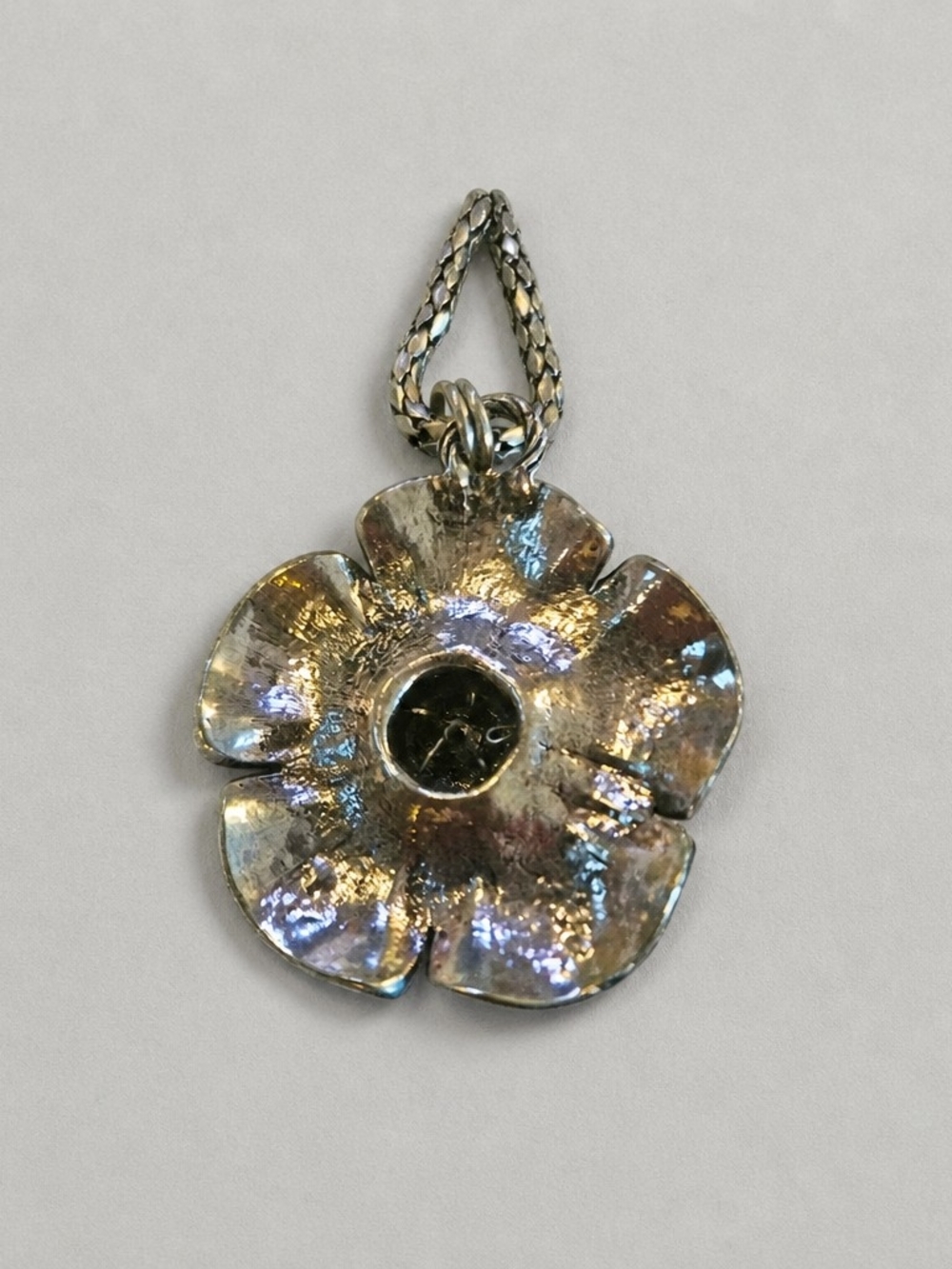 Boutique Silver Black Flower Pendant Necklace - Picture 4 of 4